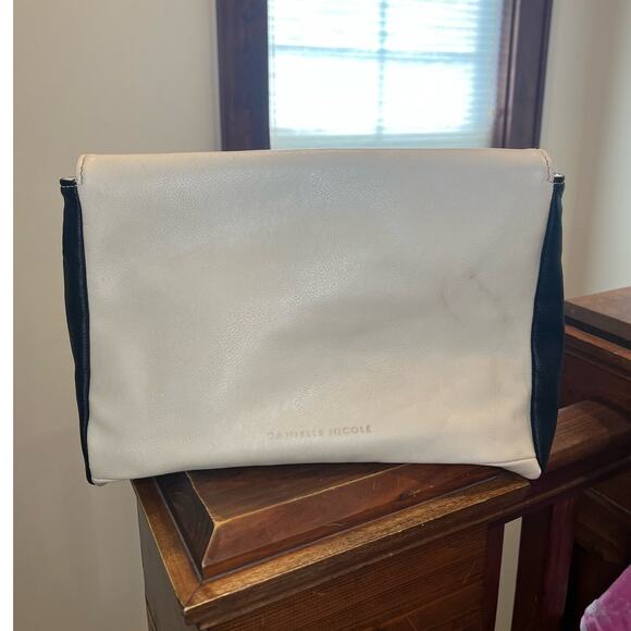 Danielle Nicole Disney Alice Through The Looking Glass Clutch Purse - Picture 3 of 12